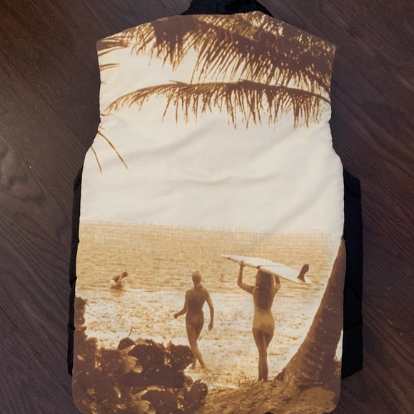 Lululemon Ladies reversible padded vest - Picture 2 of 7